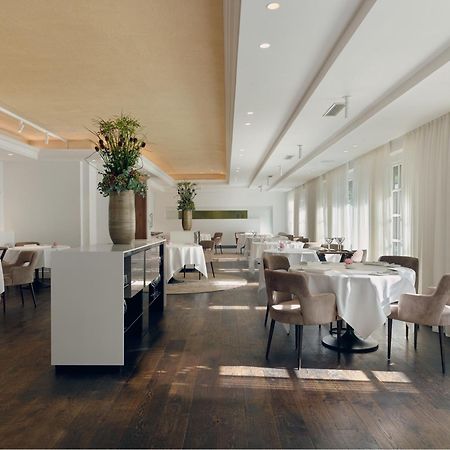 La Butte Aux Bois A Small Luxury Hotel Of The World Lanaken Exterior foto