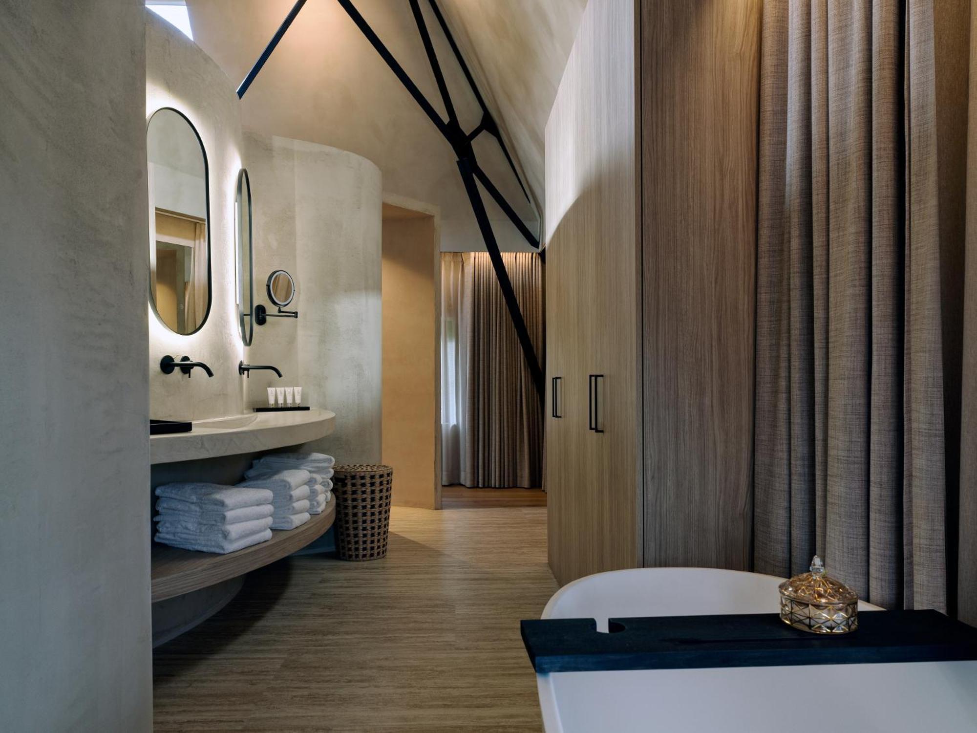 La Butte Aux Bois A Small Luxury Hotel Of The World Lanaken Exterior foto